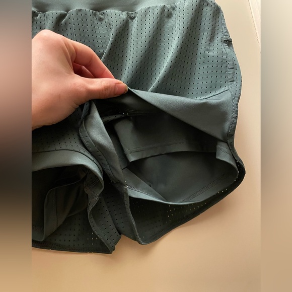 Halara workout shorts - Picture 2 of 4